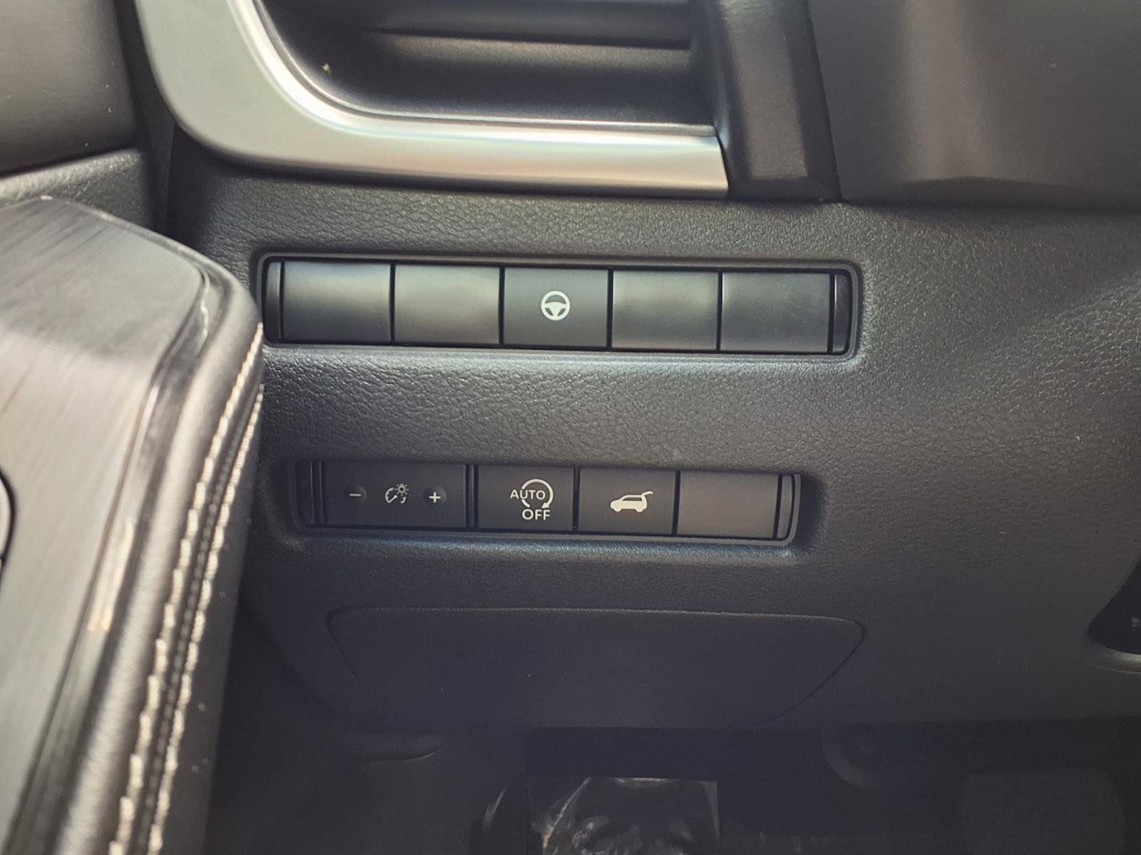 Used 2024 Nissan Rogue SV FWD image 9