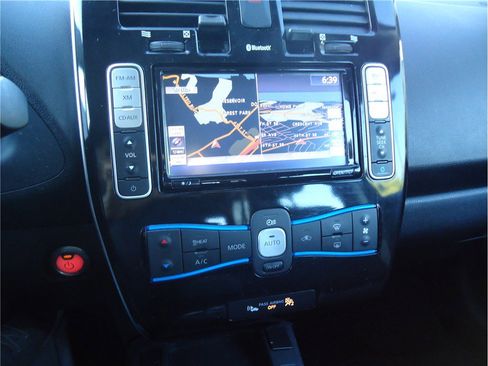 Used 2015 Nissan Leaf SV w/ LED & Quick Charge Package FWD image 27