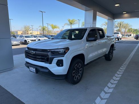 Used 2023 Chevrolet Colorado LT w/ LT Convenience Package III RWD image 3