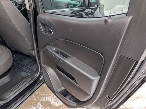 Used 2018 Chevrolet Colorado LT image 28