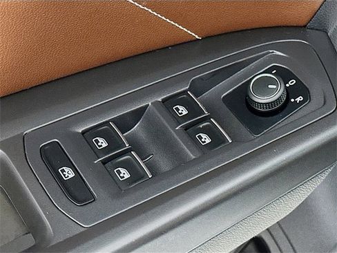 Used 2023 Volkswagen Atlas SEL image 19