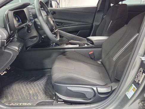 New 2025 Hyundai Elantra Sport FWD image 5
