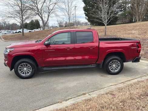 Used 2023 Chevrolet Colorado LT w/ LT Convenience Package II image 4