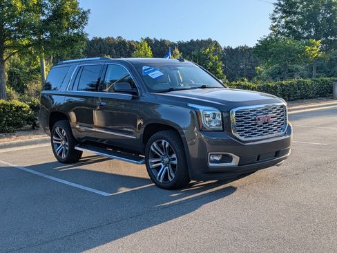 Used 2020 GMC Yukon Denali w/ Denali Ultimate Package image 2