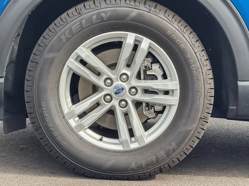 Used 2023 Ford Explorer XLT AWD/4WD image 38