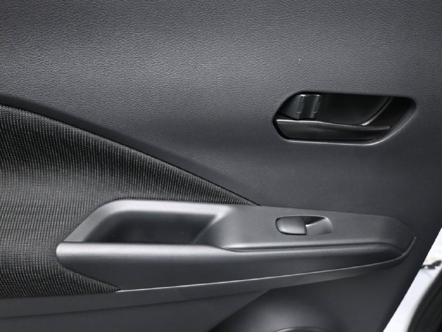 Used 2025 Nissan Kicks Play S FWD image 18