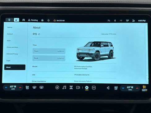 Used 2025 Rivian R1S Adventure image 34