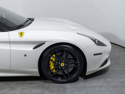 Certified 2016 Ferrari California T image 20