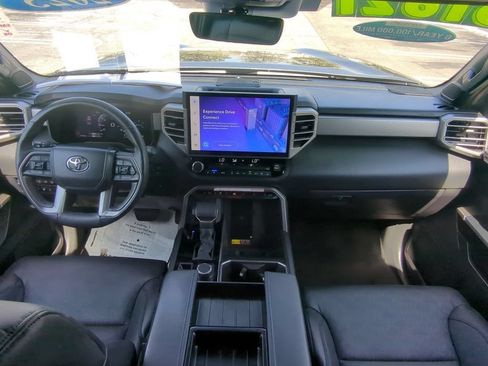 Used 2025 Toyota Tundra Limited AWD/4WD image 25