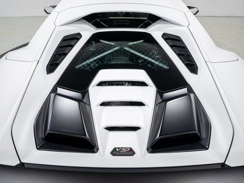 Used 2024 Lamborghini Huracan Tecnica RWD image 24