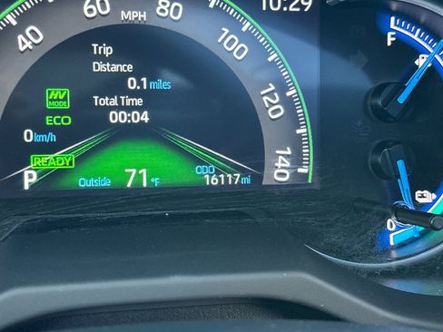 Used 2024 Toyota RAV4 SE w/ Weather & Moonroof Package AWD/4WD image 21
