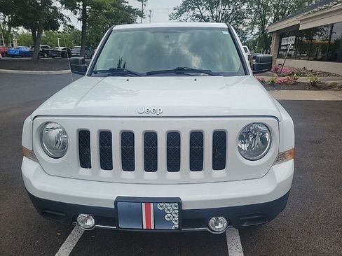 Used 2017 Jeep Patriot High Altitude AWD/4WD image 3