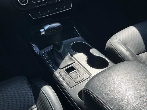 Used 2019 Kia Sorento SX image 14