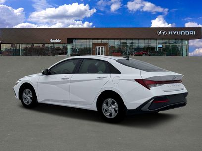 New 2026 Hyundai Elantra SE