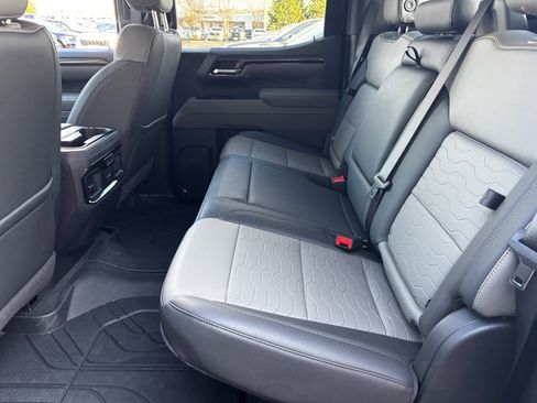 Used 2025 Chevrolet Silverado 1500 ZR2 w/ Technology Package image 19