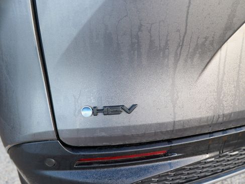 Used 2025 Toyota Sienna XSE w/ XSE Plus Package image 11