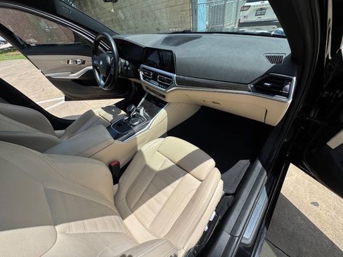 Used 2020 BMW 330i Sedan w/ Convenience Package RWD image 23