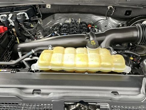 Used 2021 Ford Expedition Max XLT image 25