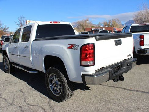 Used 2013 GMC Sierra 2500 Denali w/ Suspension Package, Off-Road image 12