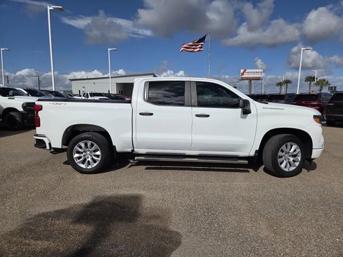 Used 2023 Chevrolet Silverado 1500 Custom AWD/4WD image 11
