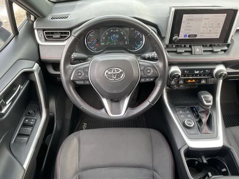 Used 2023 Toyota RAV4 SE image 11