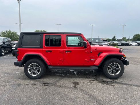Used 2022 Jeep Wrangler Unlimited Sahara AWD/4WD image 2