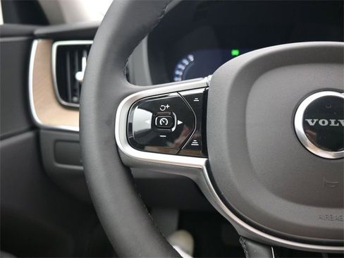 New 2026 Volvo XC60 B5 Core w/ Climate Package image 25