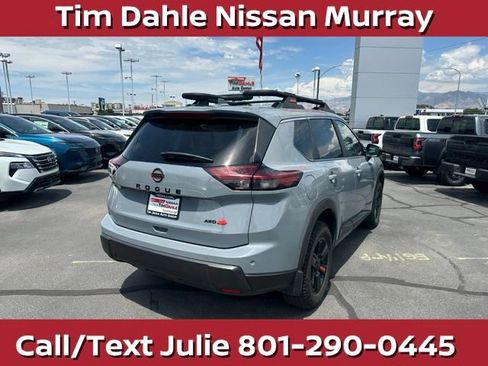 Used 2025 Nissan Rogue SV AWD/4WD image 11