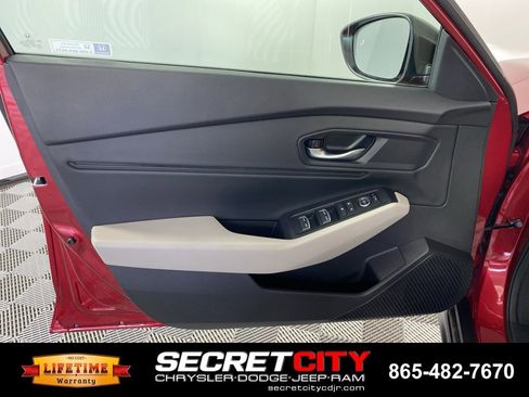 Used 2025 Honda Accord SE image 12