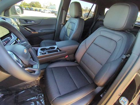 Used 2026 Chevrolet Equinox LT w/ Convenience Package II FWD image 23