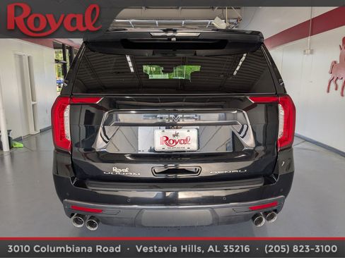 Used 2024 GMC Yukon Denali Ultimate AWD/4WD image 3