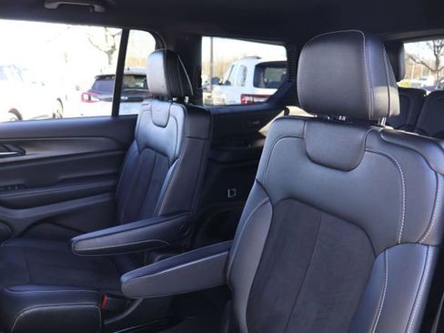 Used 2023 Jeep Grand Cherokee L Laredo AWD/4WD image 12