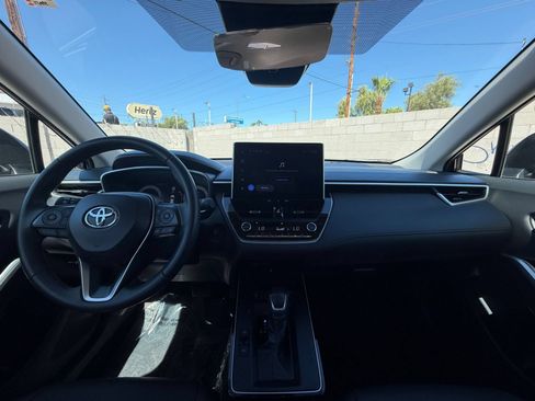 Used 2026 Toyota Corolla Cross XLE FWD image 30