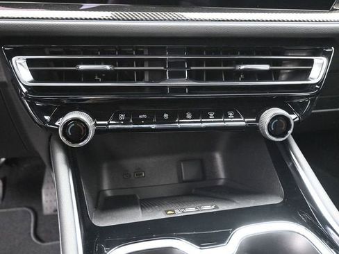 New 2026 Chevrolet Traverse High Country w/ LPO, Floor Liner Package FWD image 25