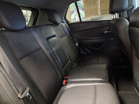Used 2018 Chevrolet Trax LT w/ Sun & Sound Package image 63