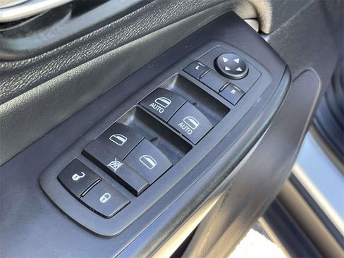 Used 2022 Jeep Cherokee Trailhawk w/ Sun, Sound & Nav Group image 18