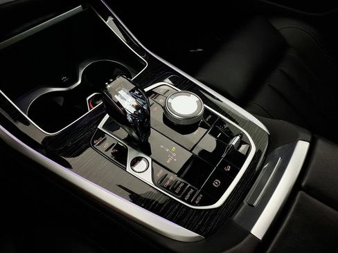 Used 2022 BMW X7 xDrive40i w/ M Sport Package AWD/4WD image 23