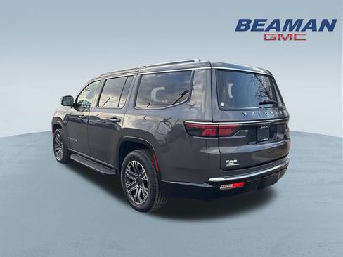 Used 2022 Jeep Wagoneer Series III w/ Flexible Seating Group image 5