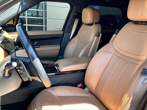 Used 2023 Land Rover Range Rover Sport SE AWD/4WD image 3
