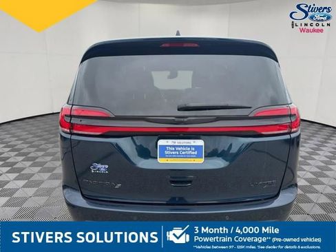 Used 2023 Chrysler Pacifica Limited w/ Uconnect Theater Family Group AWD/4WD image 7