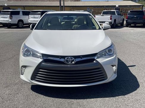 Used 2017 Toyota Camry XLE w/ Moonroof Package FWD image 10