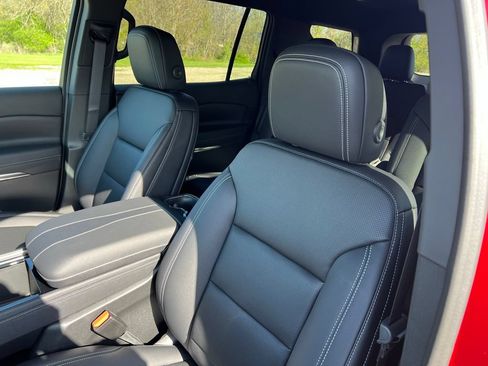 New 2026 Chevrolet Traverse LT FWD image 28