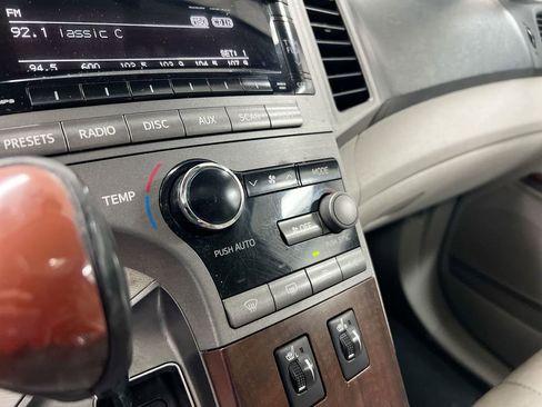 Used 2010 Toyota Venza FWD image 16