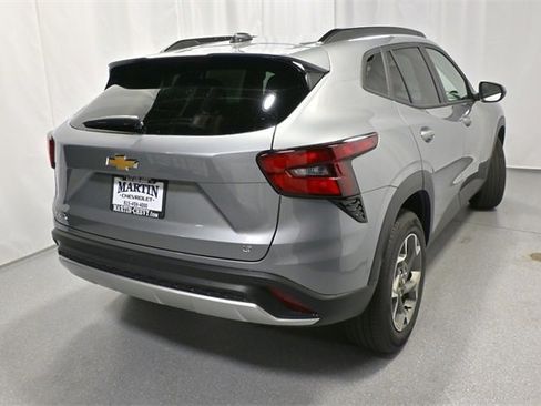 New 2026 Chevrolet Trax LT w/ Driver Confidence Package image 3