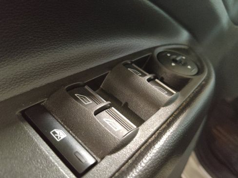 Used 2019 Ford Escape SE FWD image 27