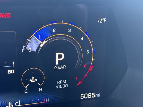 Used 2024 Chevrolet Colorado W/T RWD image 11