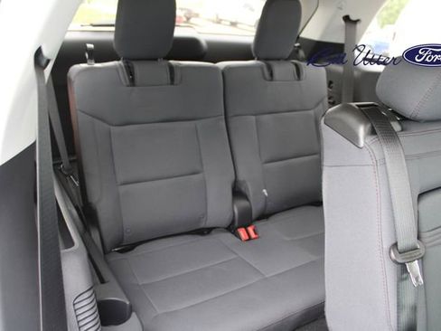 New 2026 Ford Explorer Active RWD image 8