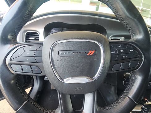 Used 2022 Dodge Charger SXT RWD image 9
