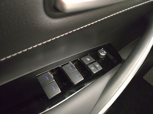 Used 2019 Toyota Corolla XSE image 27