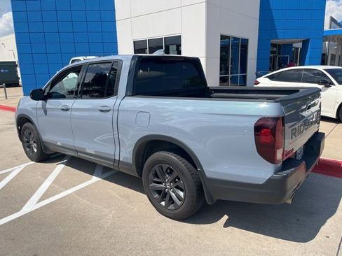 Used 2025 Honda Ridgeline Sport image 2